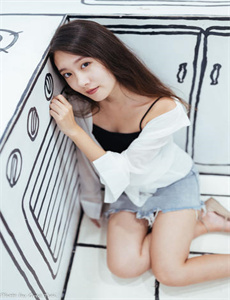 日本一卡二卡3卡4卡无卡视频免费-美女吃豆豆